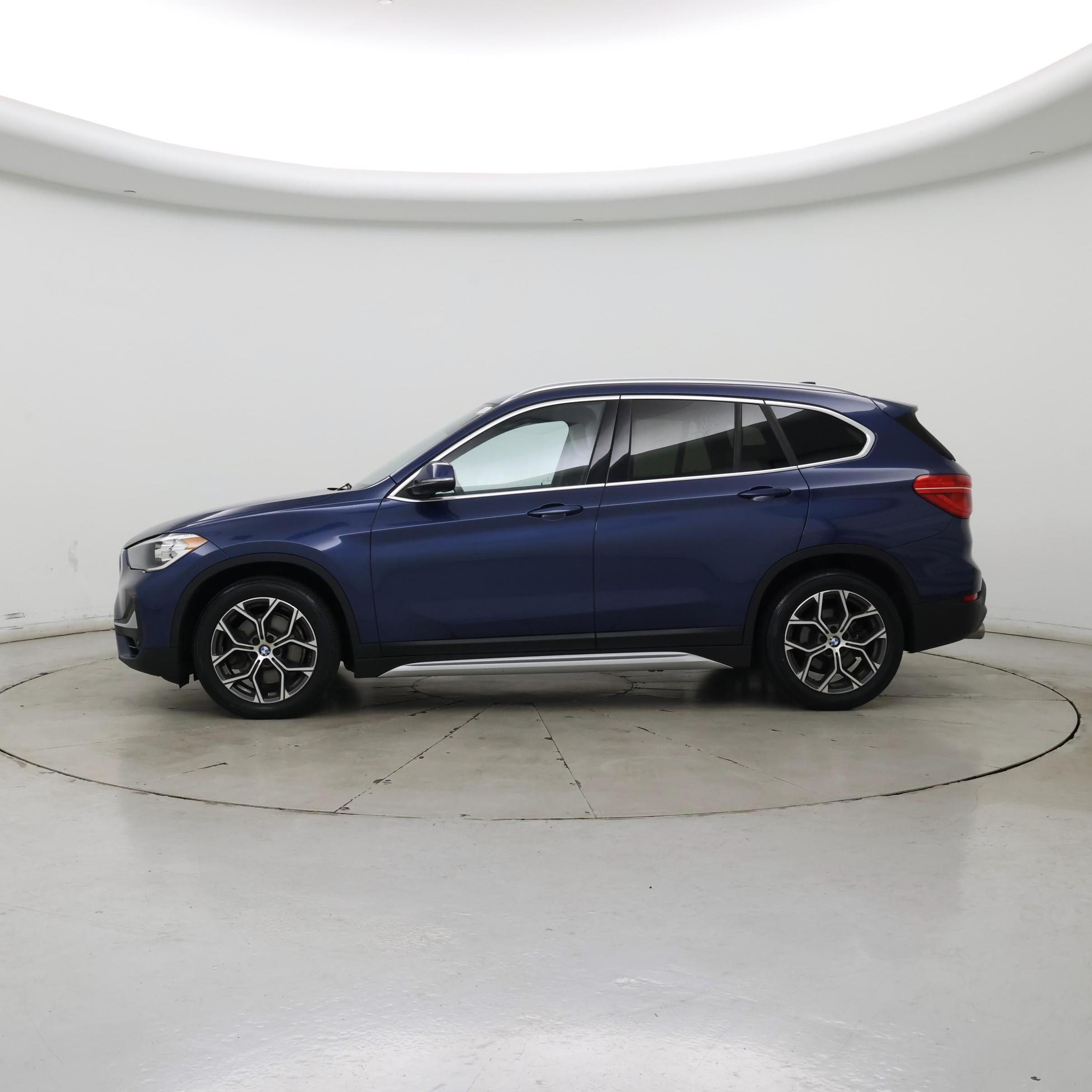 Thumbnail: 2021 BMW X1 - 3
