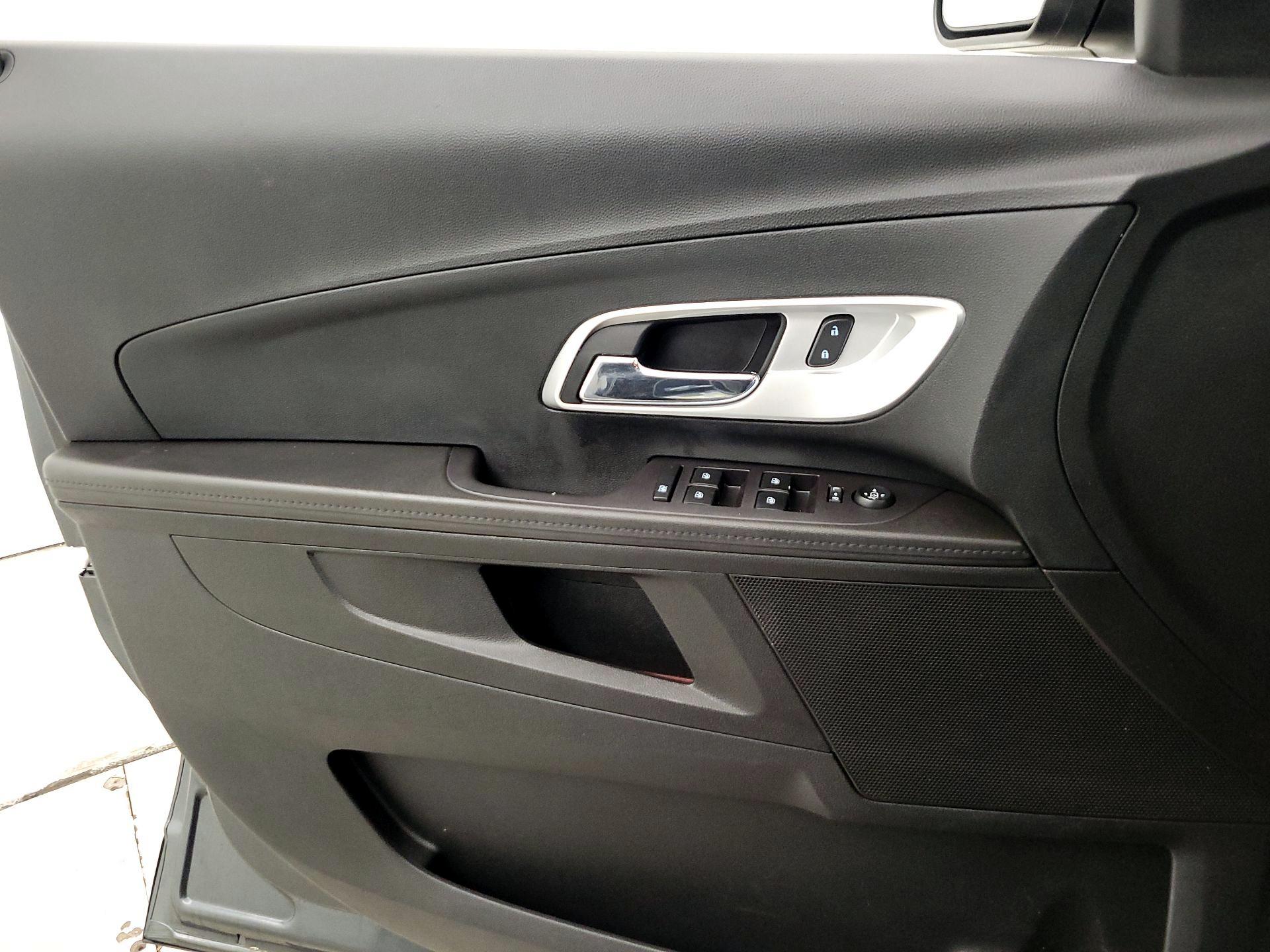 Thumbnail: 2017 Chevrolet Equinox - 12