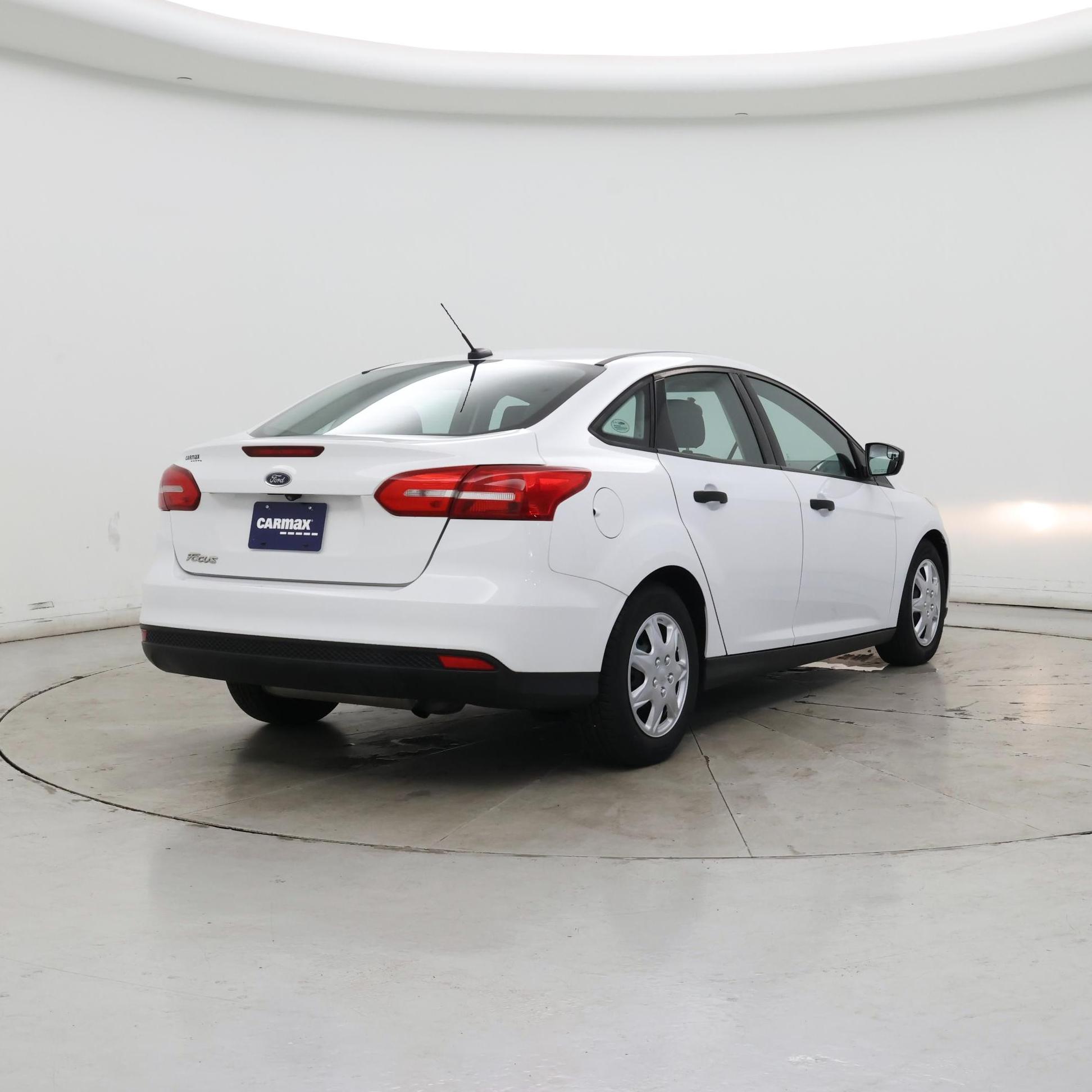 Thumbnail: 2017 Ford Focus - 8