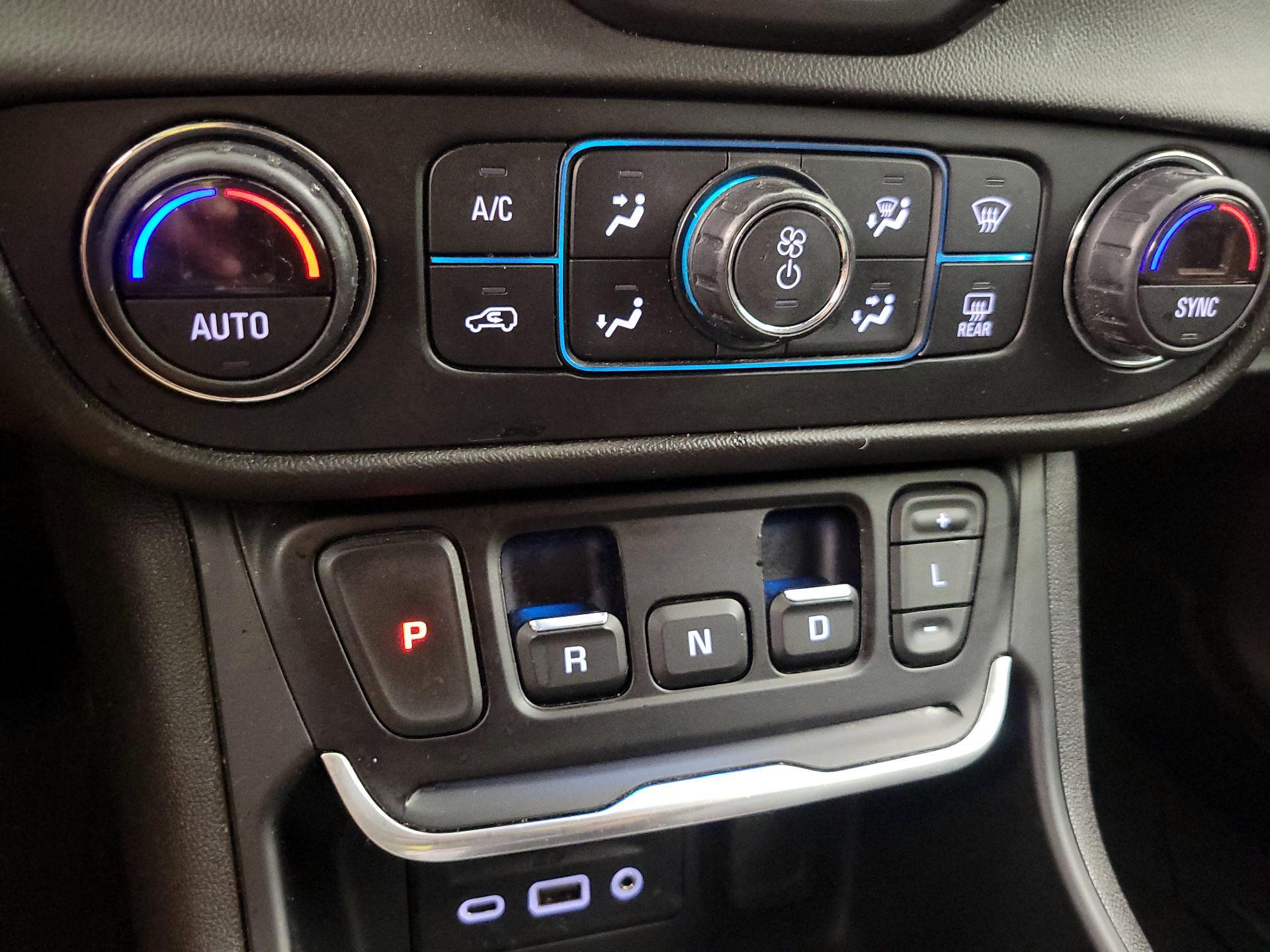 Thumbnail: 2020 GMC Terrain - 16