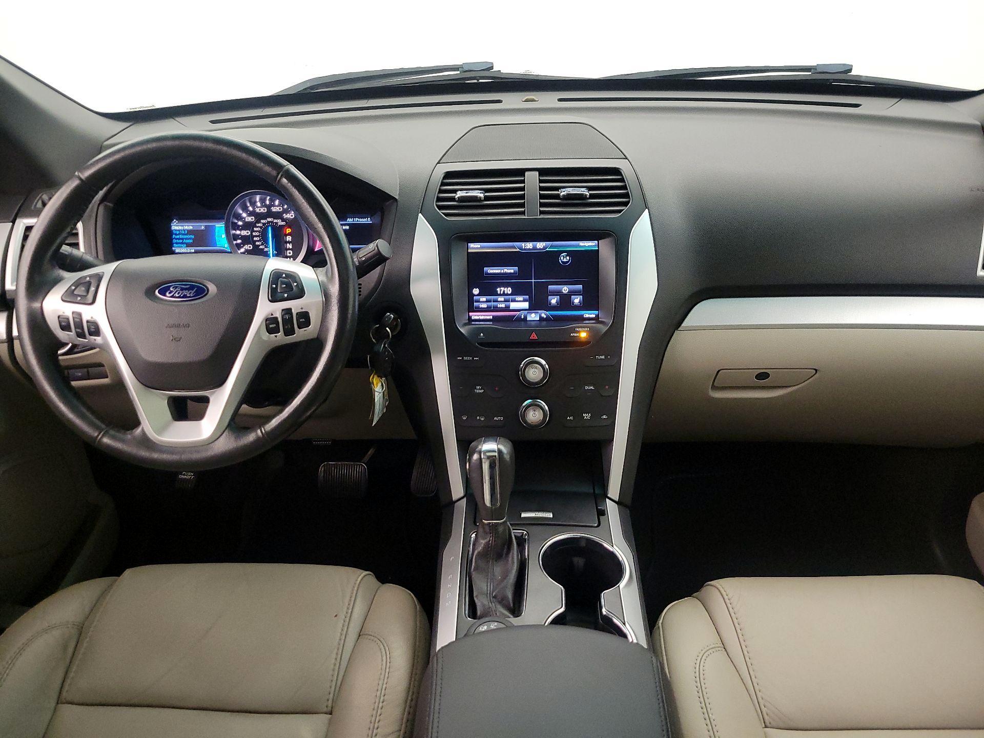 Thumbnail: 2015 Ford Explorer - 9