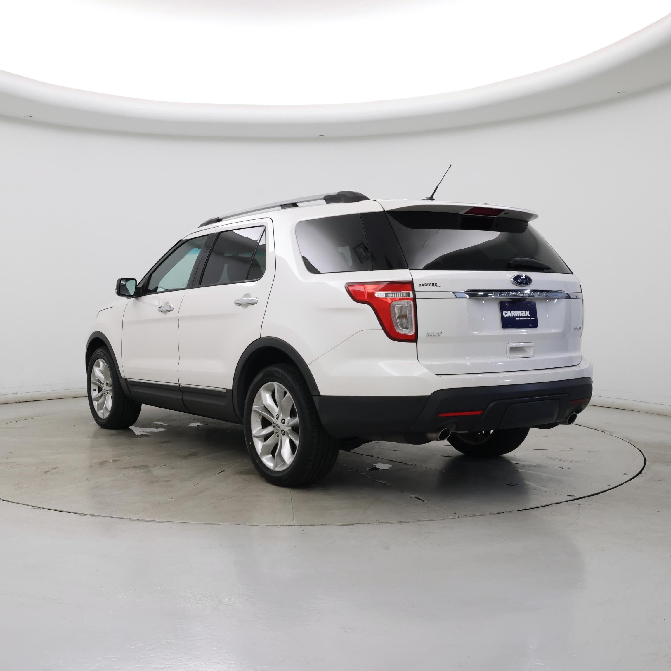 Thumbnail: 2015 Ford Explorer - 2