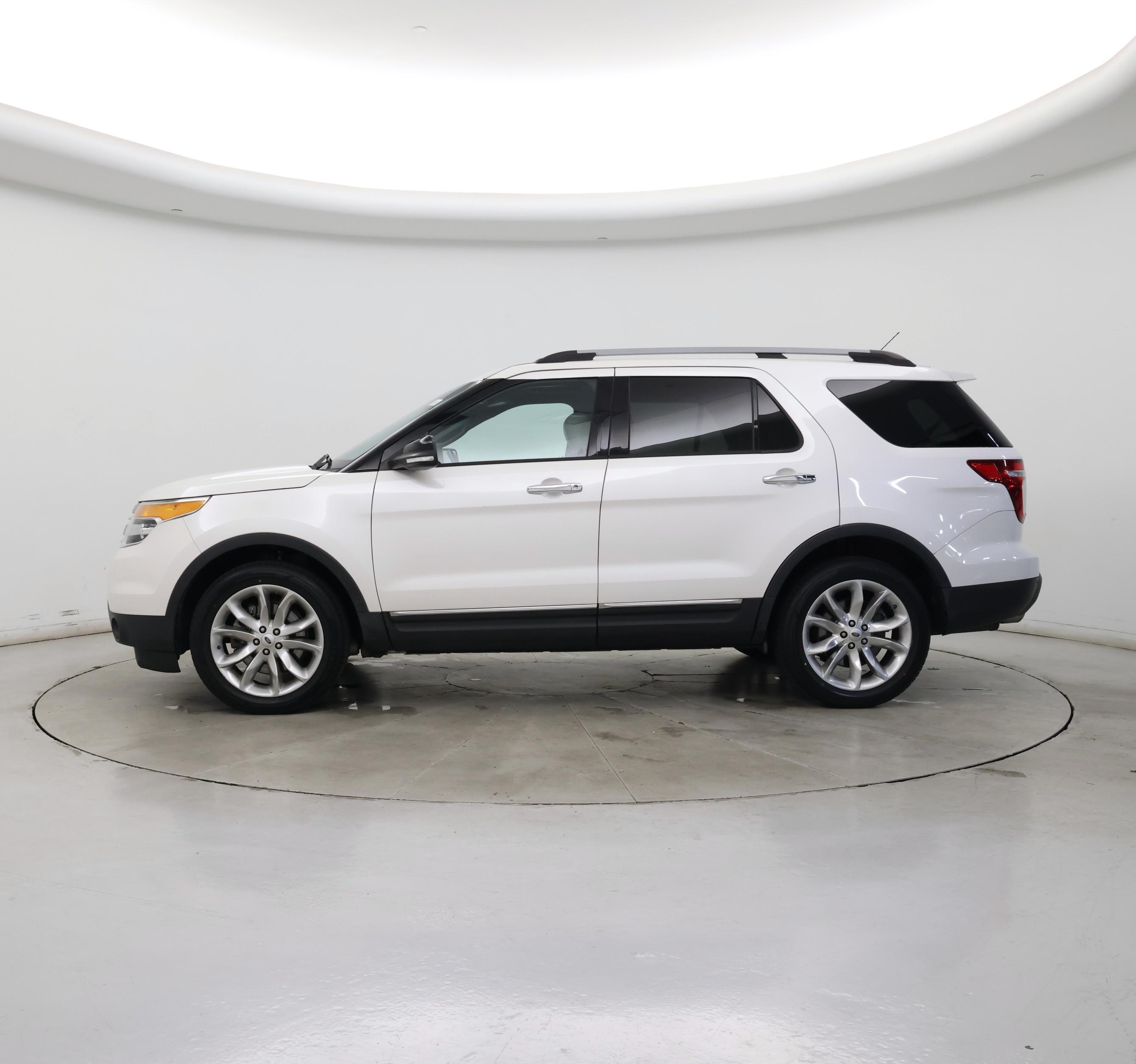 Thumbnail: 2015 Ford Explorer - 3