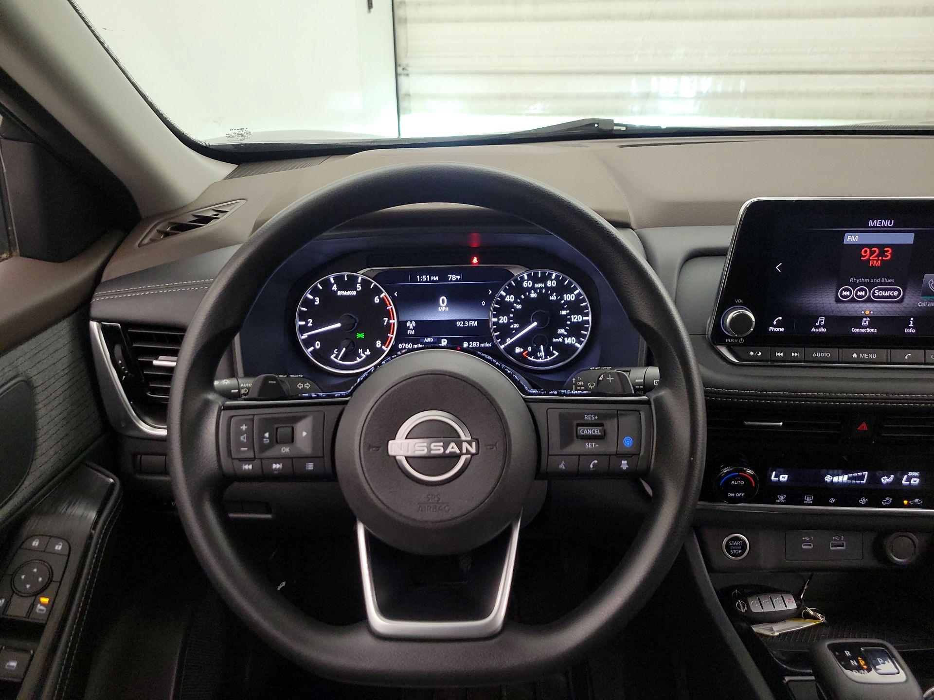 Thumbnail: 2022 Nissan Rogue - 10