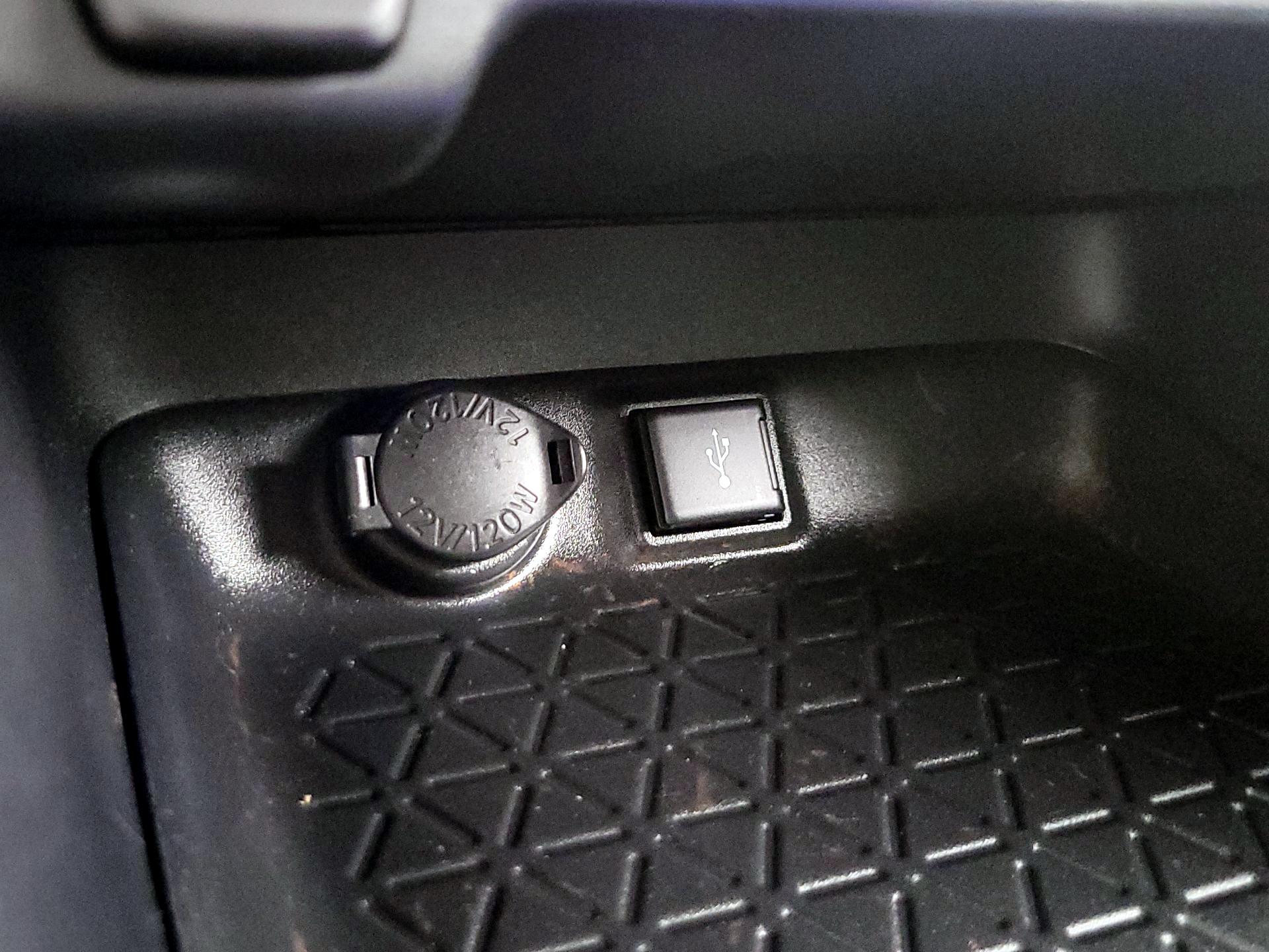 Thumbnail: 2021 Toyota RAV4 - 18