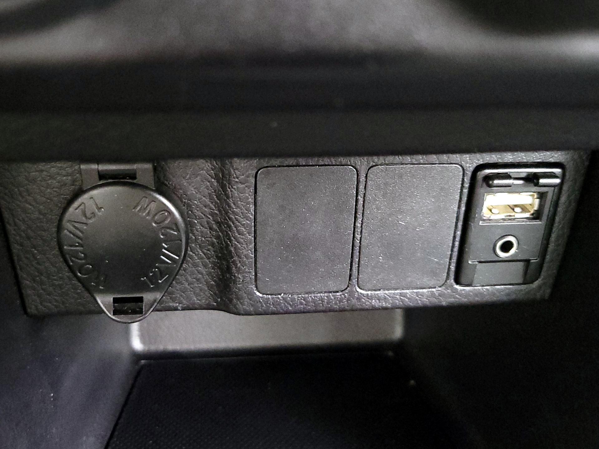 Thumbnail: 2015 Toyota Corolla - 17