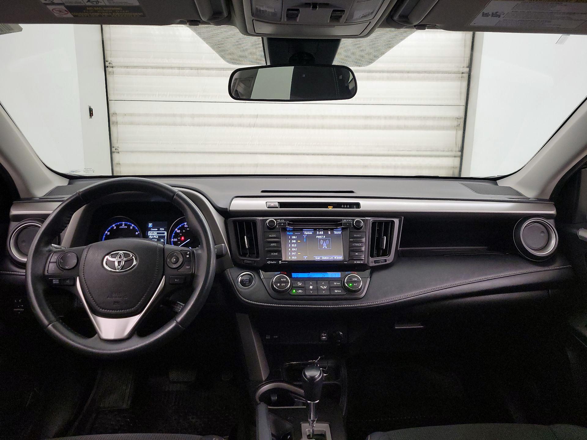 Thumbnail: 2017 Toyota RAV4 - 9