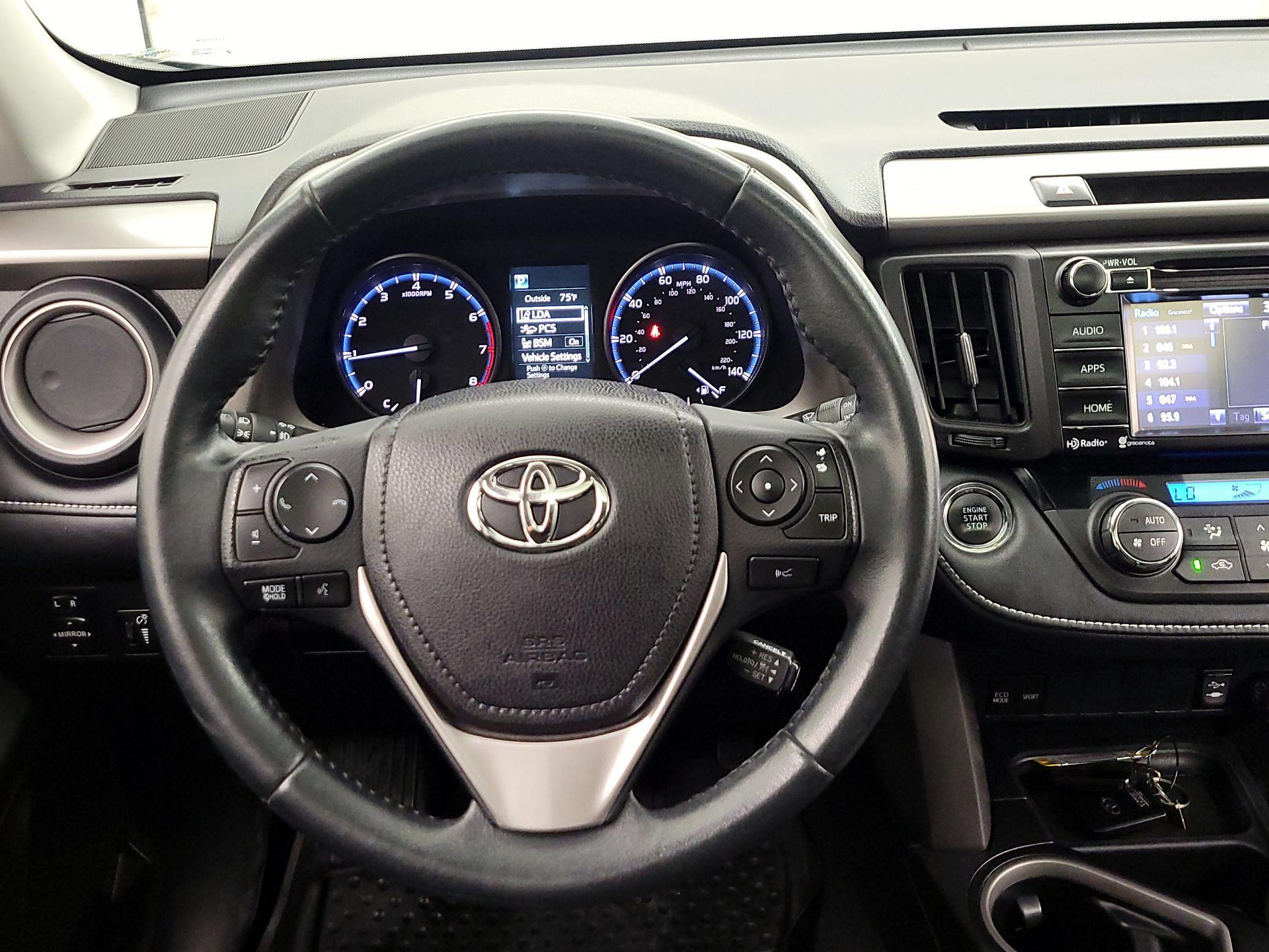Thumbnail: 2017 Toyota RAV4 - 10