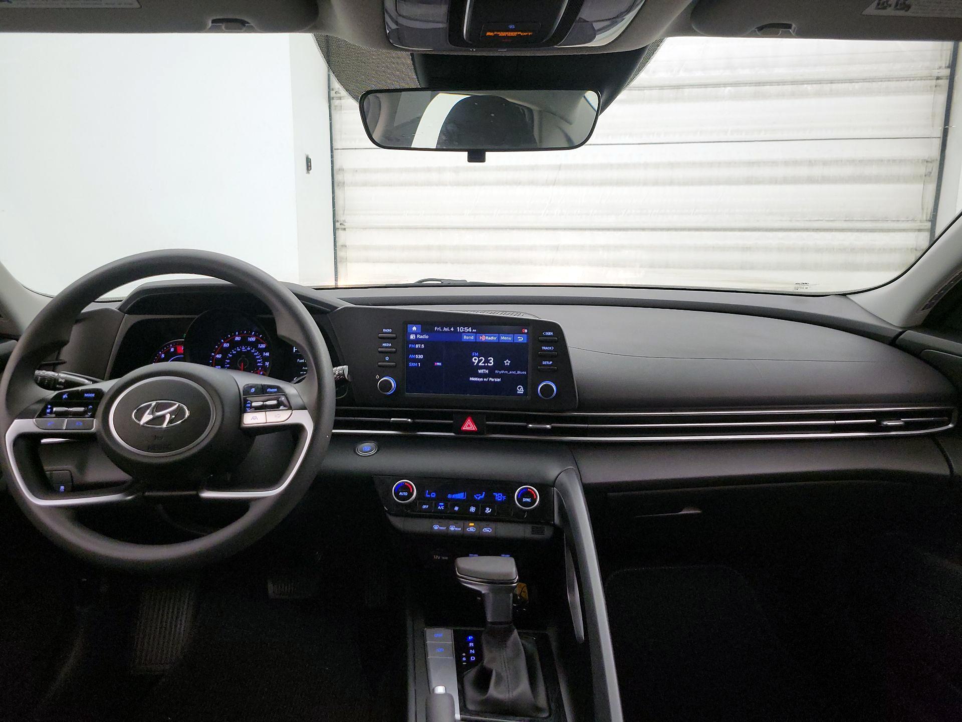 Thumbnail: 2022 Hyundai Elantra - 9