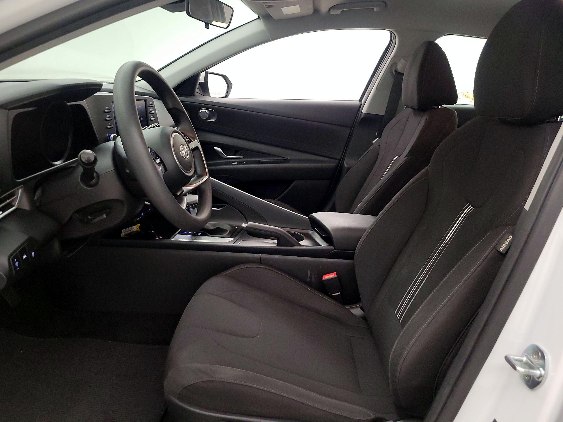 Thumbnail: 2022 Hyundai Elantra - 11