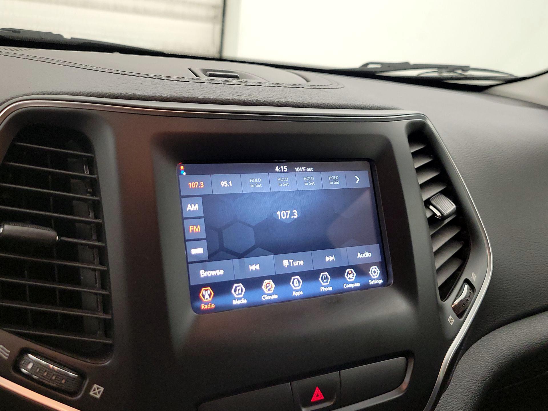 Thumbnail: 2019 Jeep Cherokee - 15