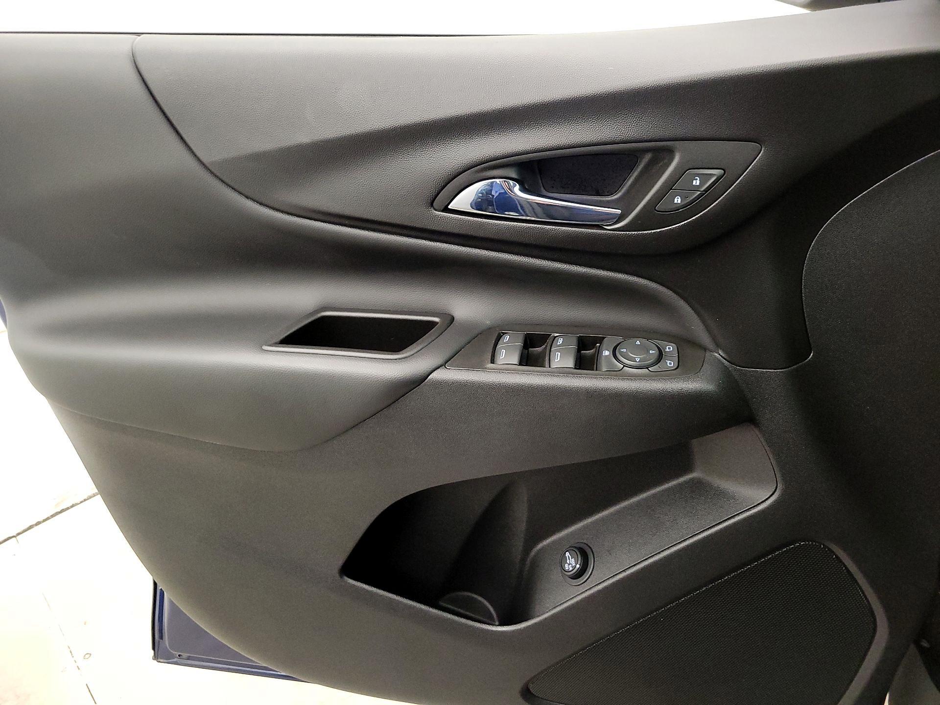 Thumbnail: 2022 Chevrolet Equinox - 12
