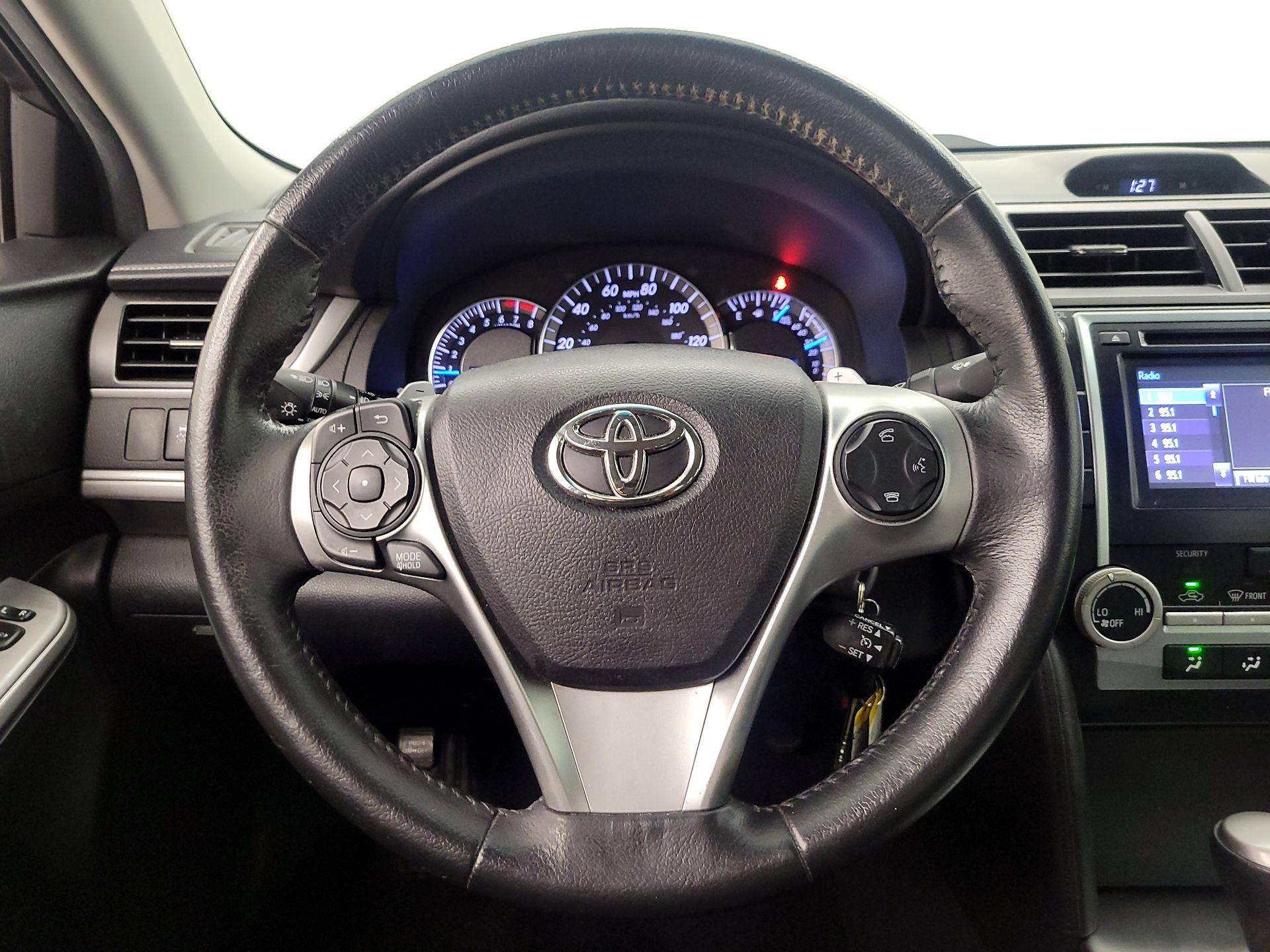 Thumbnail: 2014 Toyota Camry - 10