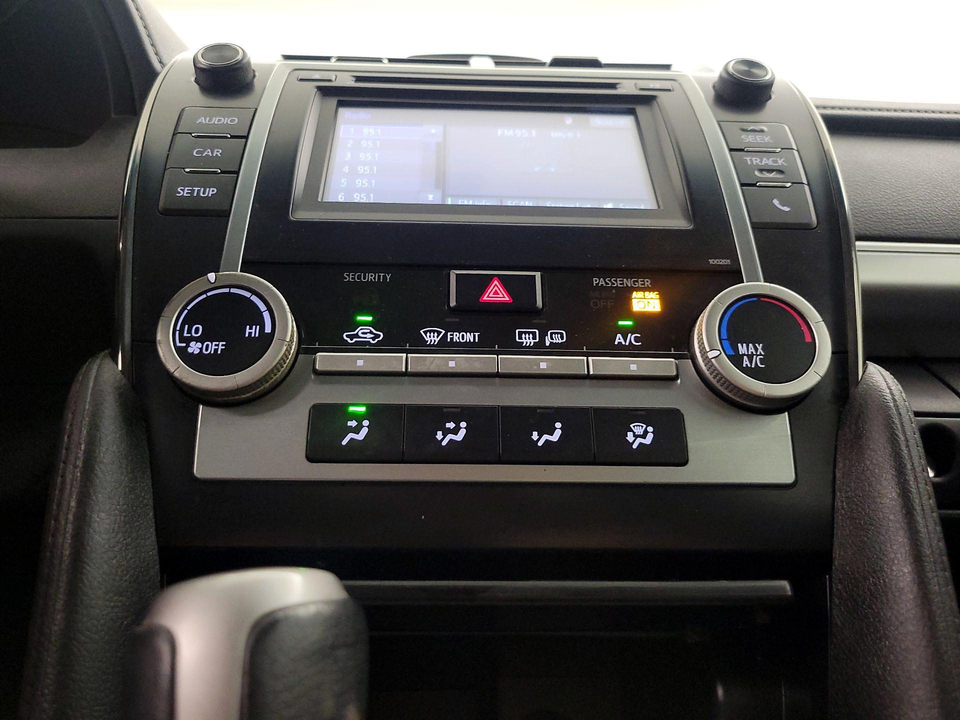 Thumbnail: 2014 Toyota Camry - 16