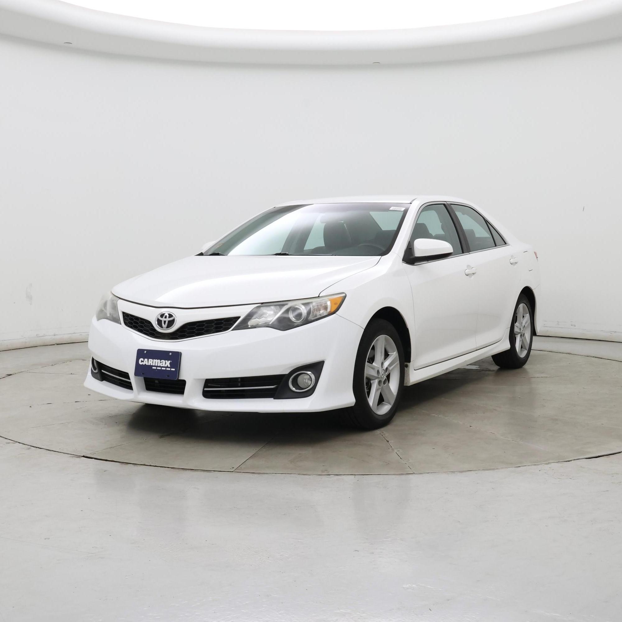 Thumbnail: 2014 Toyota Camry - 4