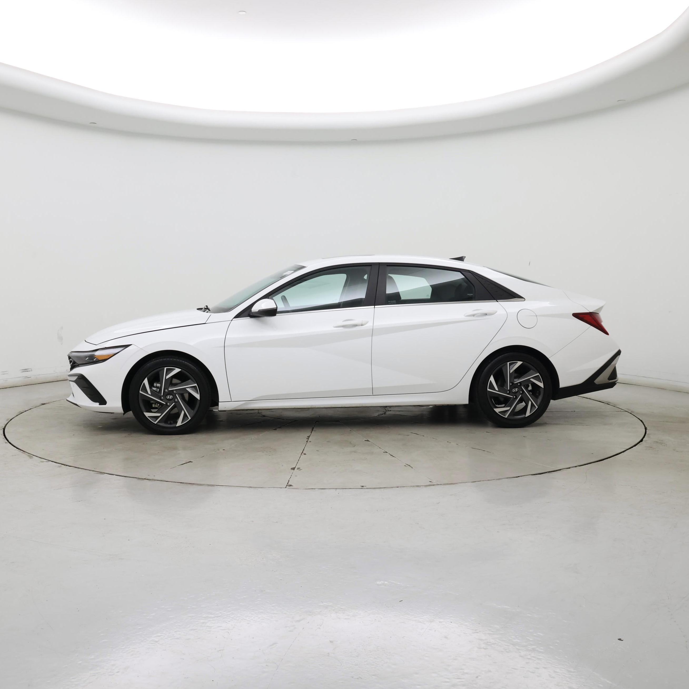 Thumbnail: 2024 Hyundai Elantra - 3