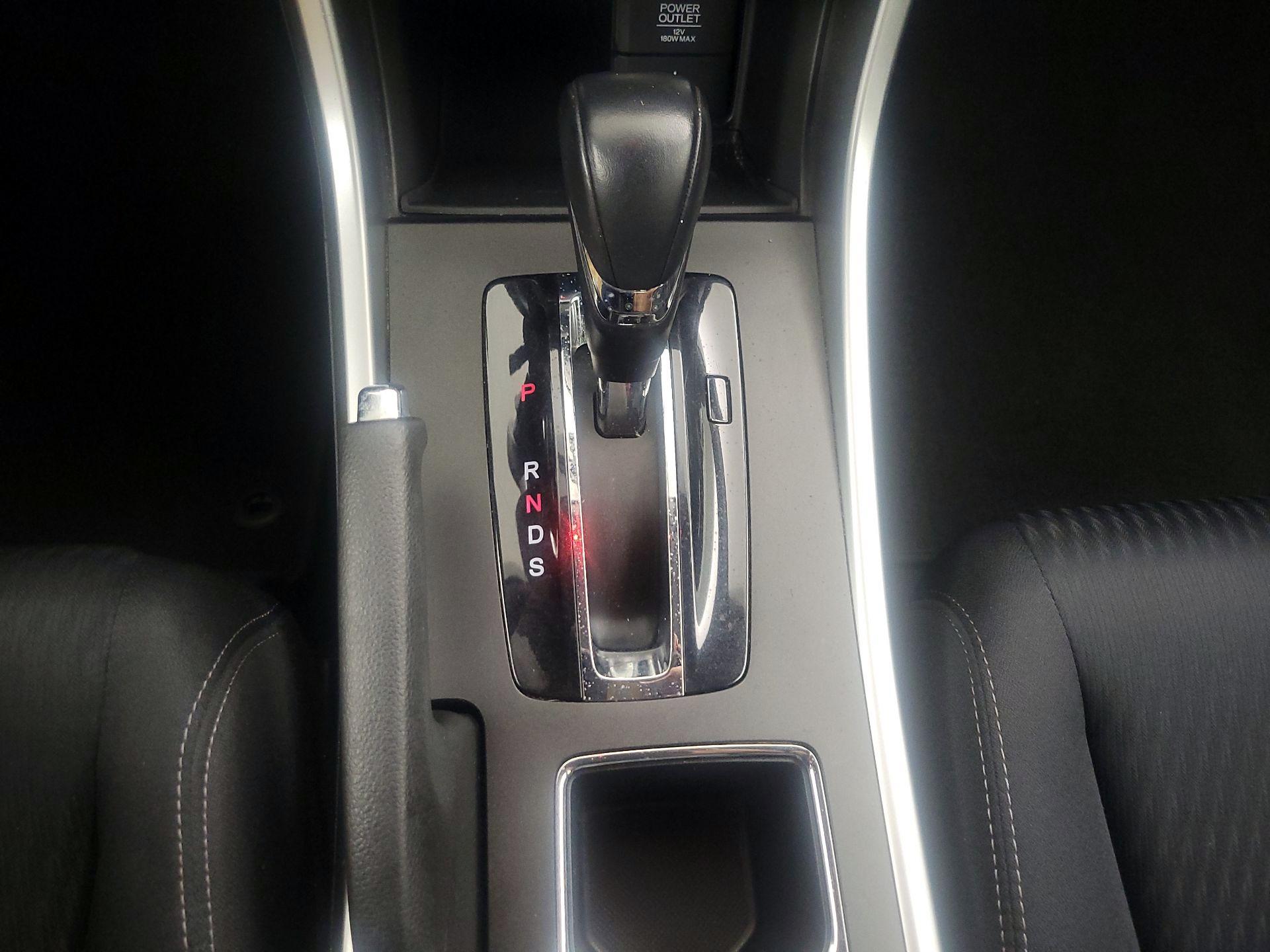 Thumbnail: 2015 Honda Accord - 17