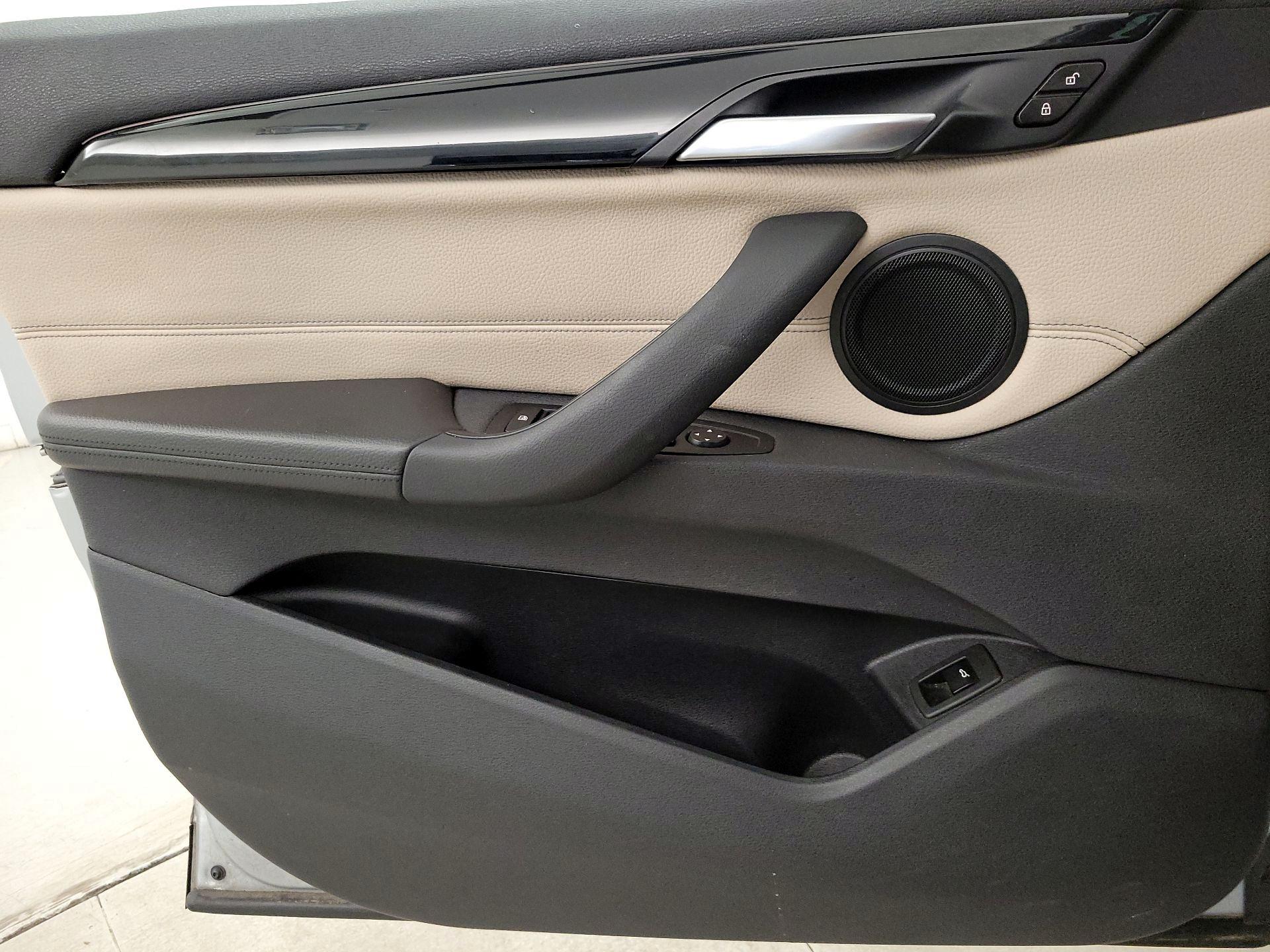 Thumbnail: 2016 BMW X1 - 12