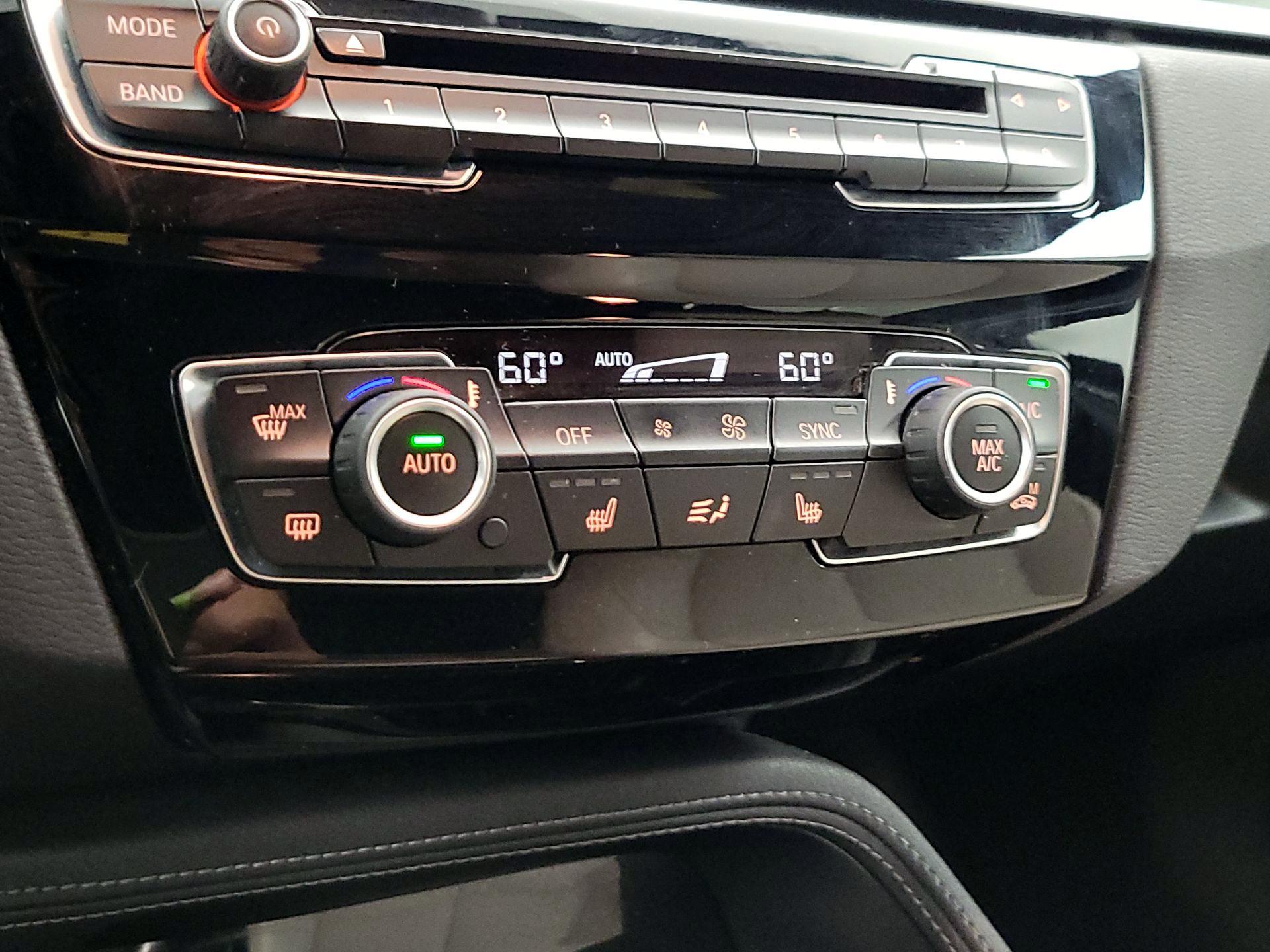 Thumbnail: 2016 BMW X1 - 16