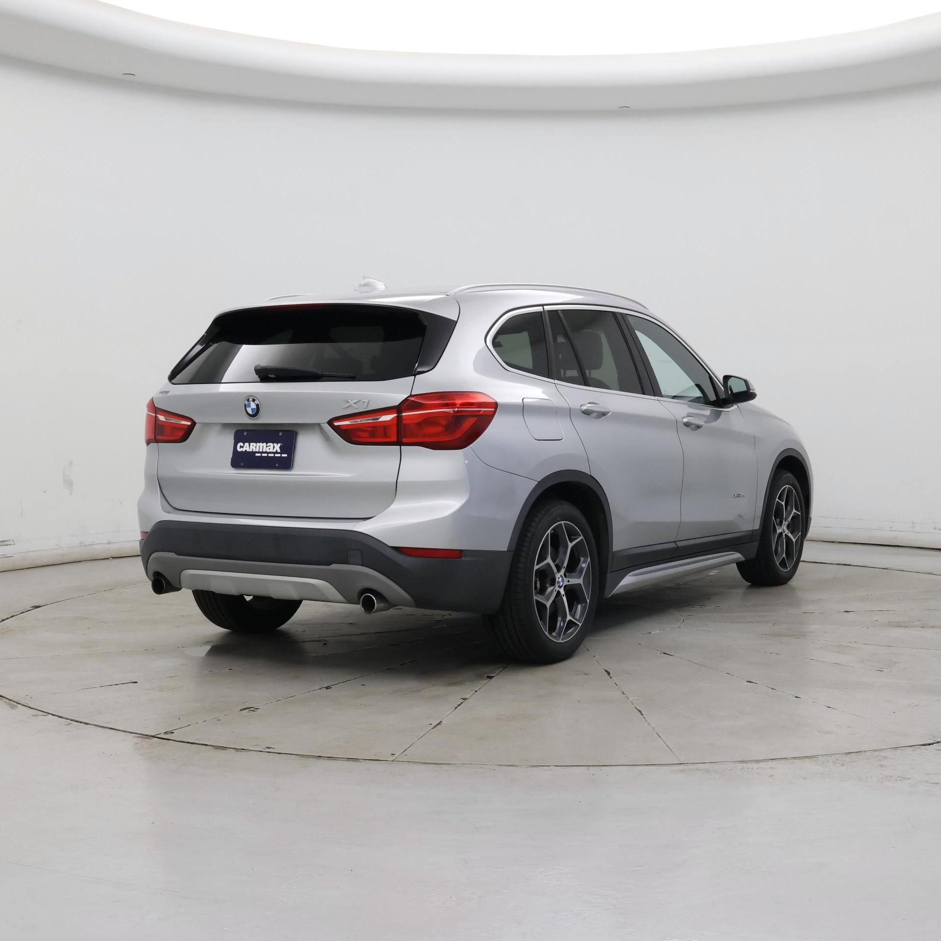 Thumbnail: 2016 BMW X1 - 8