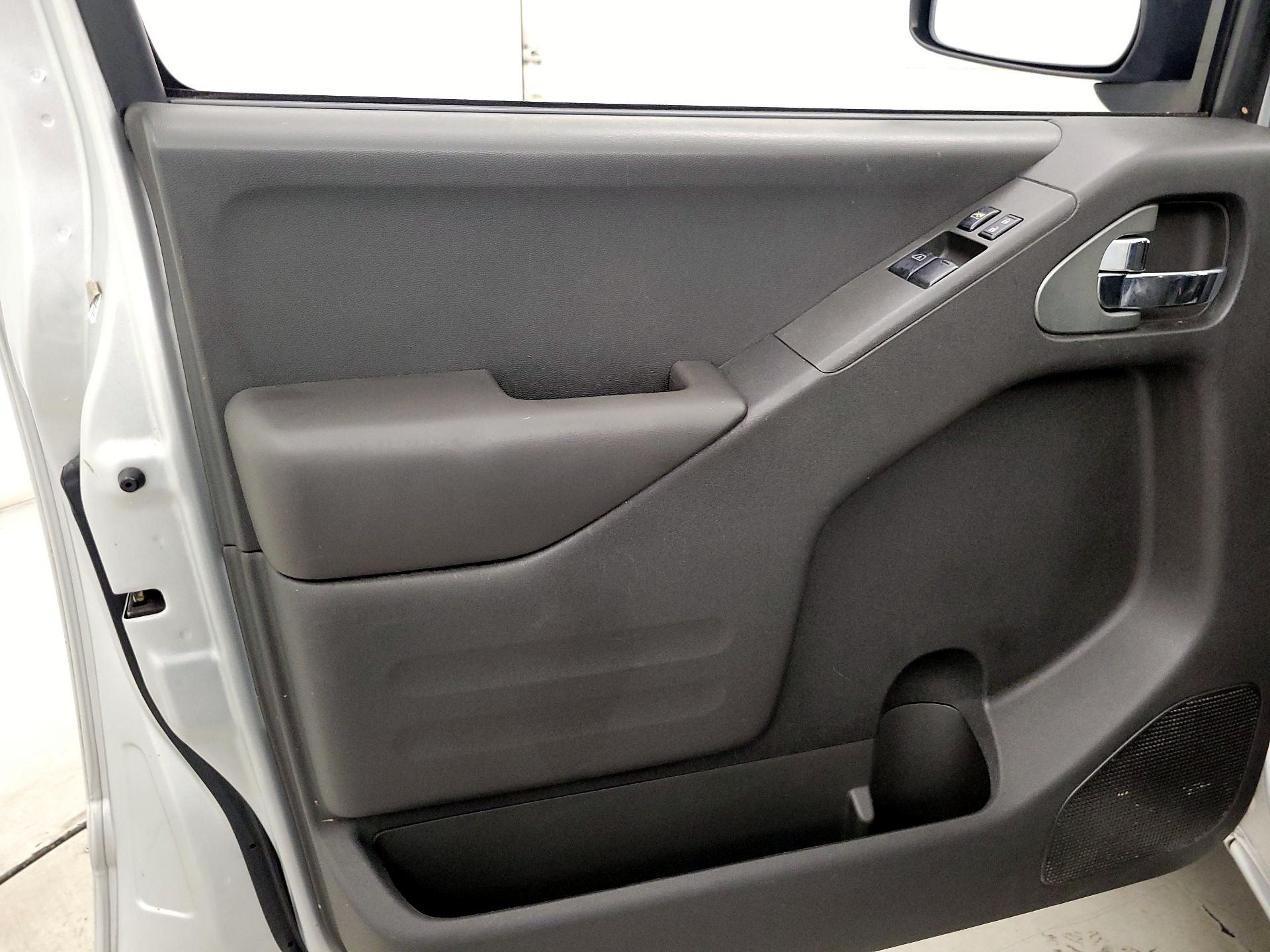 Thumbnail: 2015 Nissan Frontier - 12