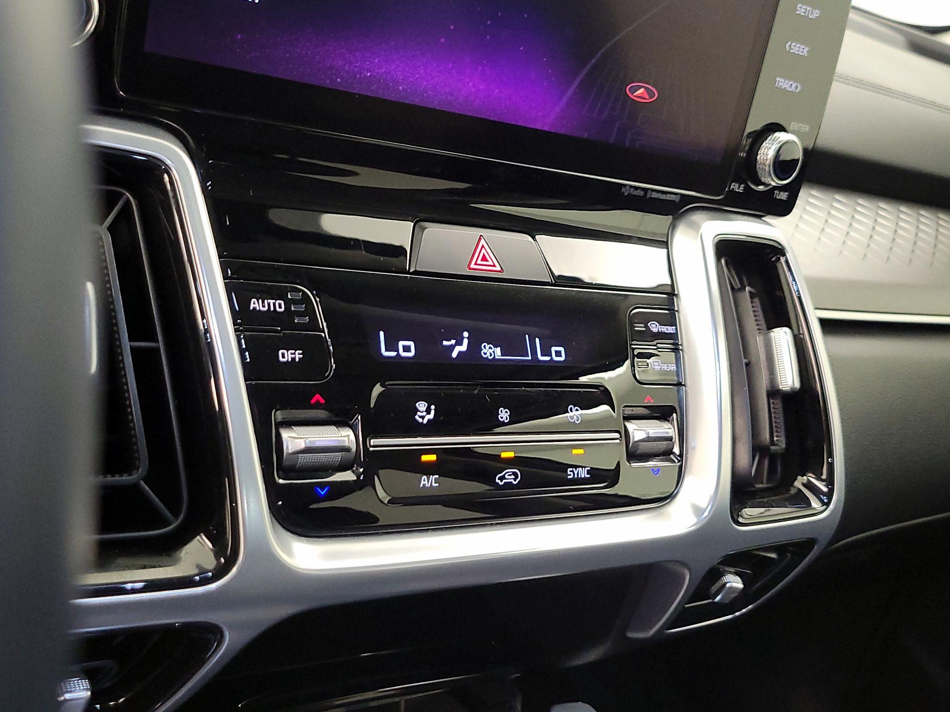 Thumbnail: 2022 Kia Sorento - 17