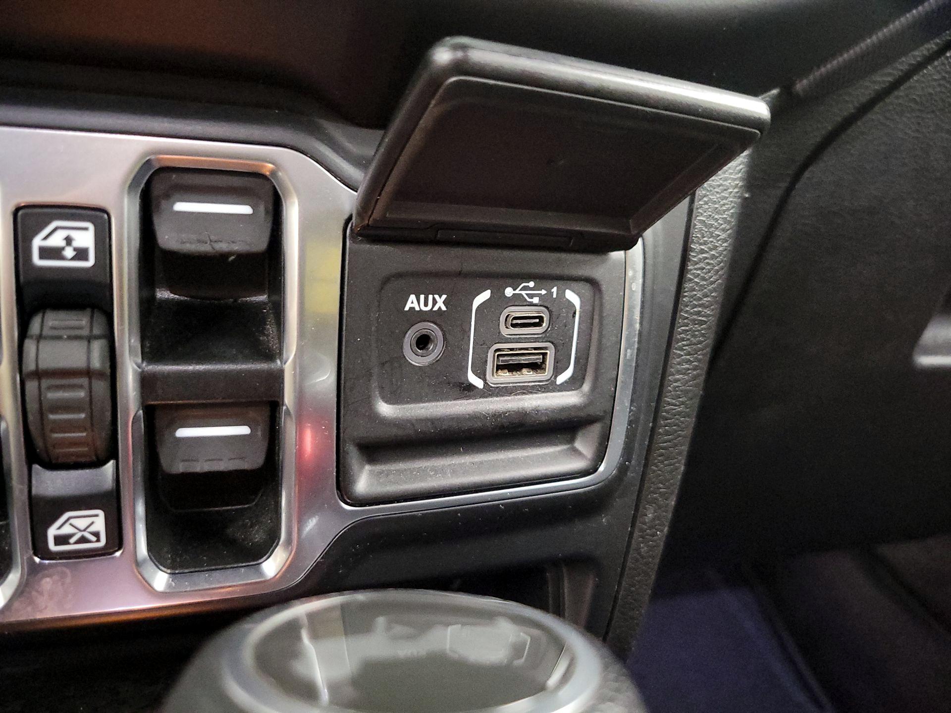 Thumbnail: 2022 Jeep Wrangler - 19