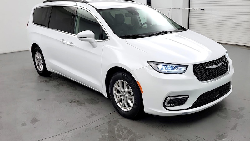 2022 Chrysler Pacifica Touring L Hero Image