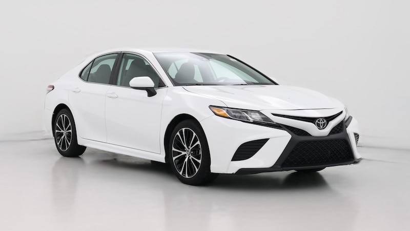 2020 Toyota Camry SE Hero Image