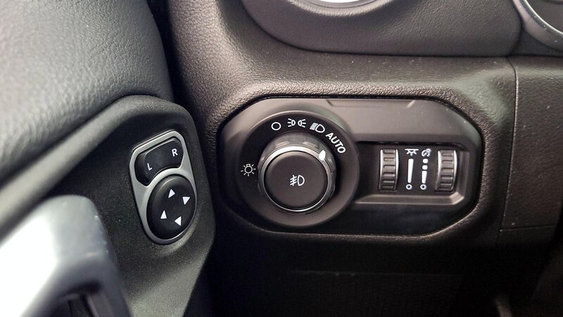 2019 Jeep Wrangler Unlimited Sahara 13