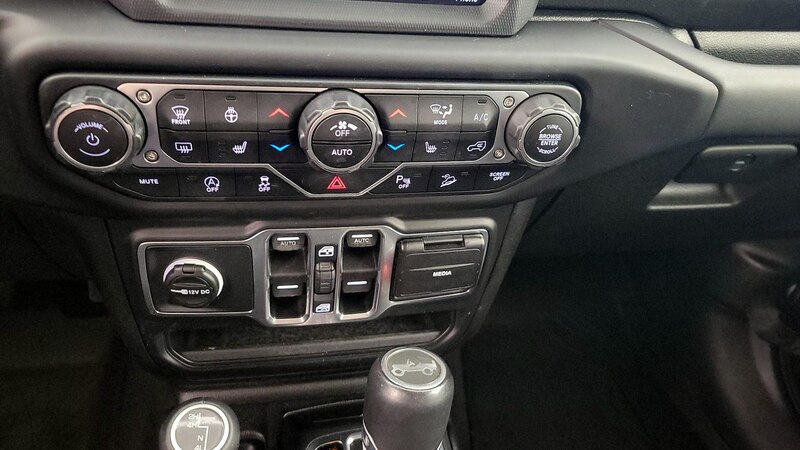 2019 Jeep Wrangler Unlimited Sahara 17