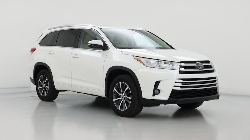 2017 Toyota Highlander XLE Hero Image