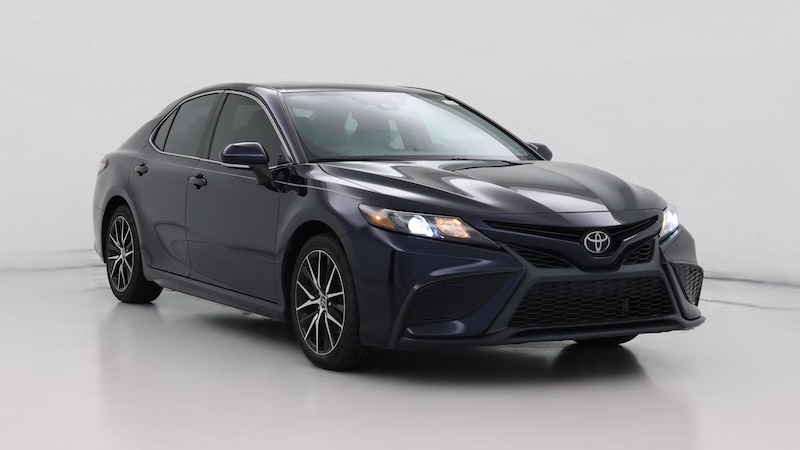 2022 Toyota Camry SE Hero Image