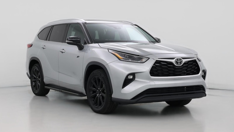 2021 Toyota Highlander XLE Hero Image