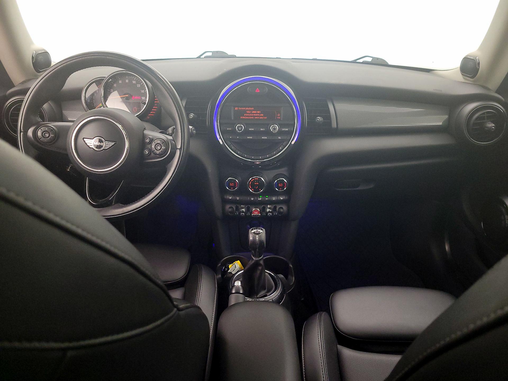 Thumbnail: 2016 MINI Cooper Hardtop - 9