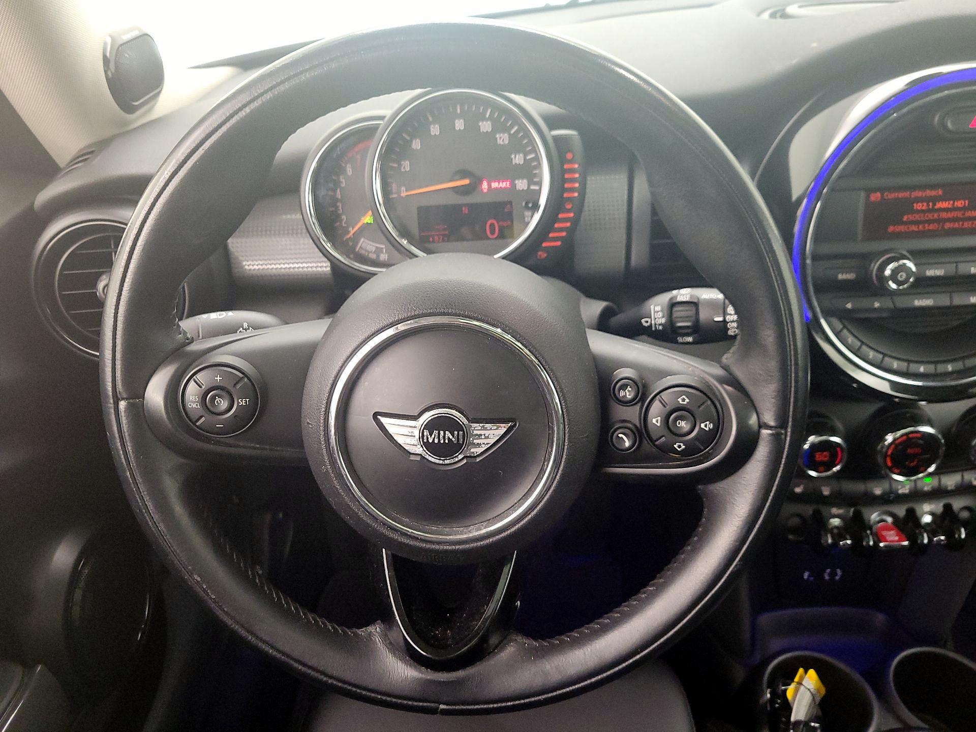Thumbnail: 2016 MINI Cooper Hardtop - 10