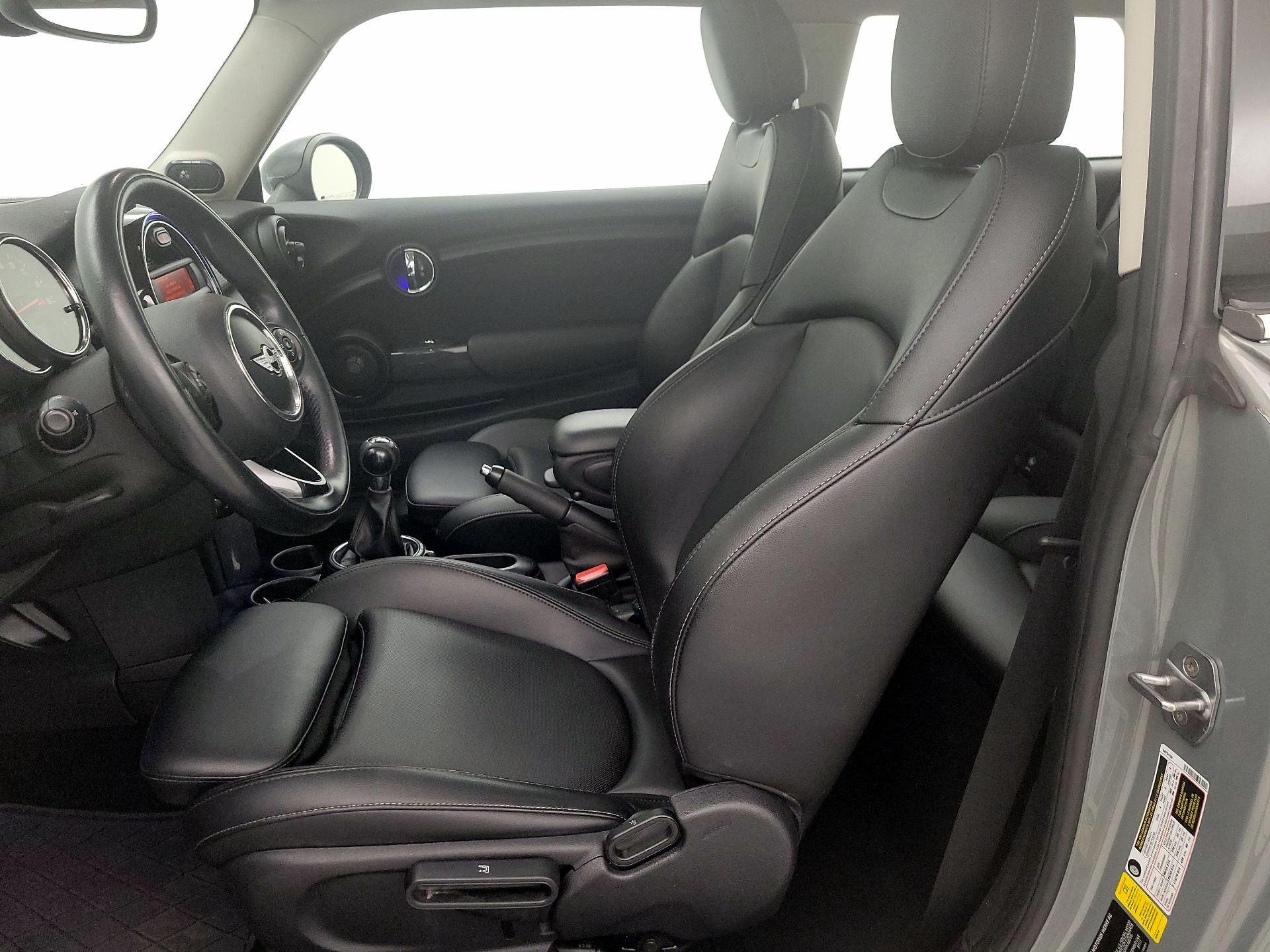 Thumbnail: 2016 MINI Cooper Hardtop - 11