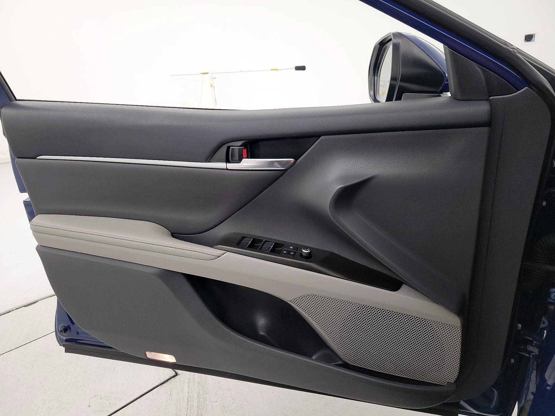Thumbnail: 2023 Toyota Camry - 12