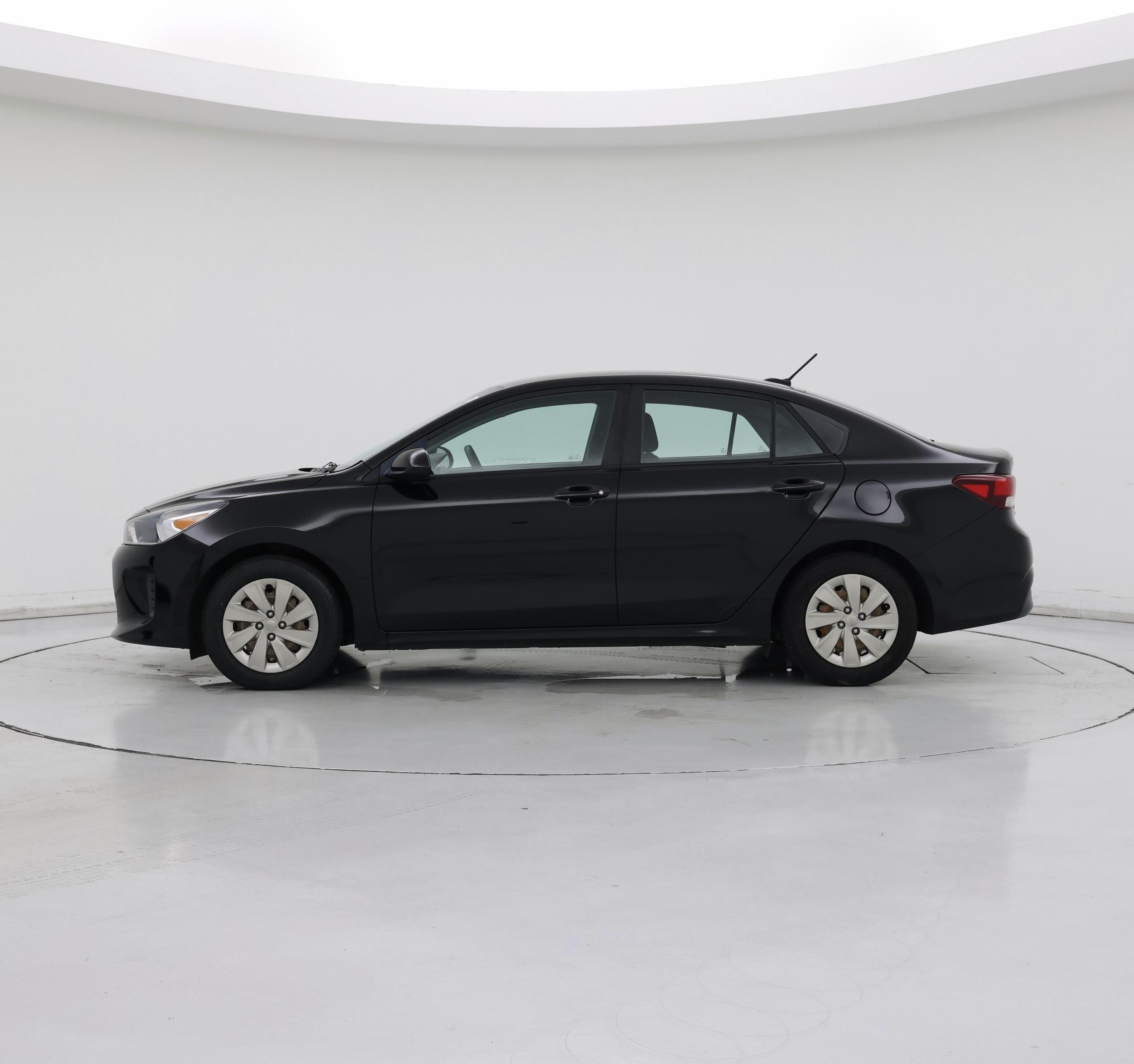 Thumbnail: 2018 Kia Rio - 3