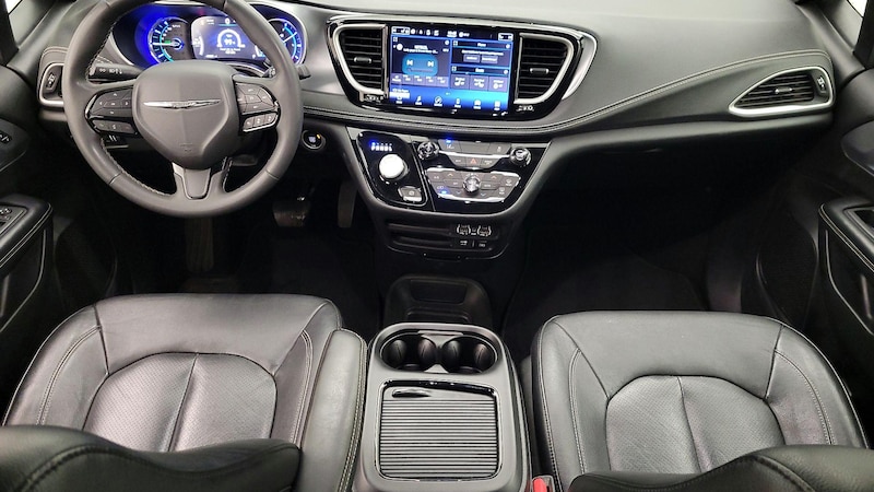 2022 Chrysler Pacifica Hybrid Touring L 9