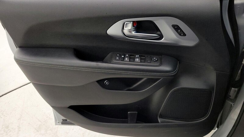 2022 Chrysler Pacifica Hybrid Touring L 12