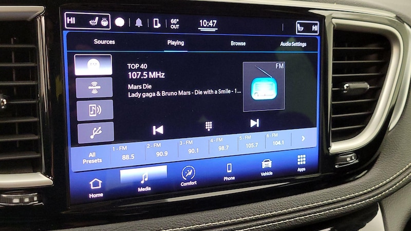 2022 Chrysler Pacifica Hybrid Touring L 15