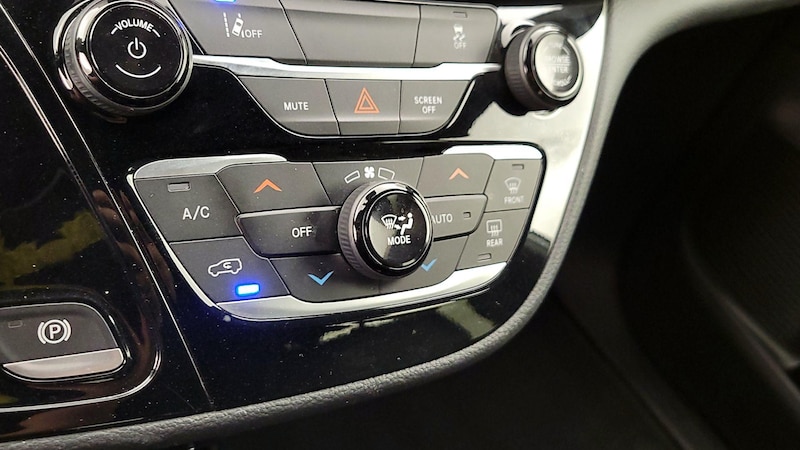2022 Chrysler Pacifica Hybrid Touring L 16