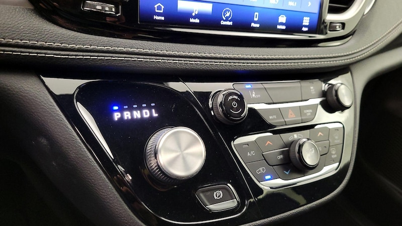 2022 Chrysler Pacifica Hybrid Touring L 17