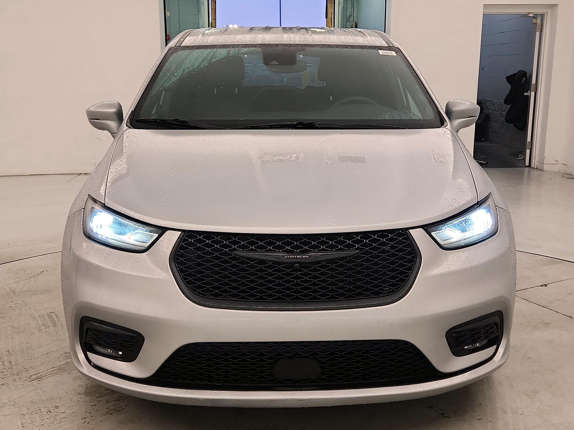 Thumbnail: 2022 Chrysler Pacifica - 2