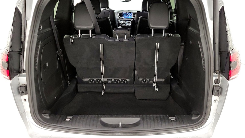 2022 Chrysler Pacifica Hybrid Touring L 21