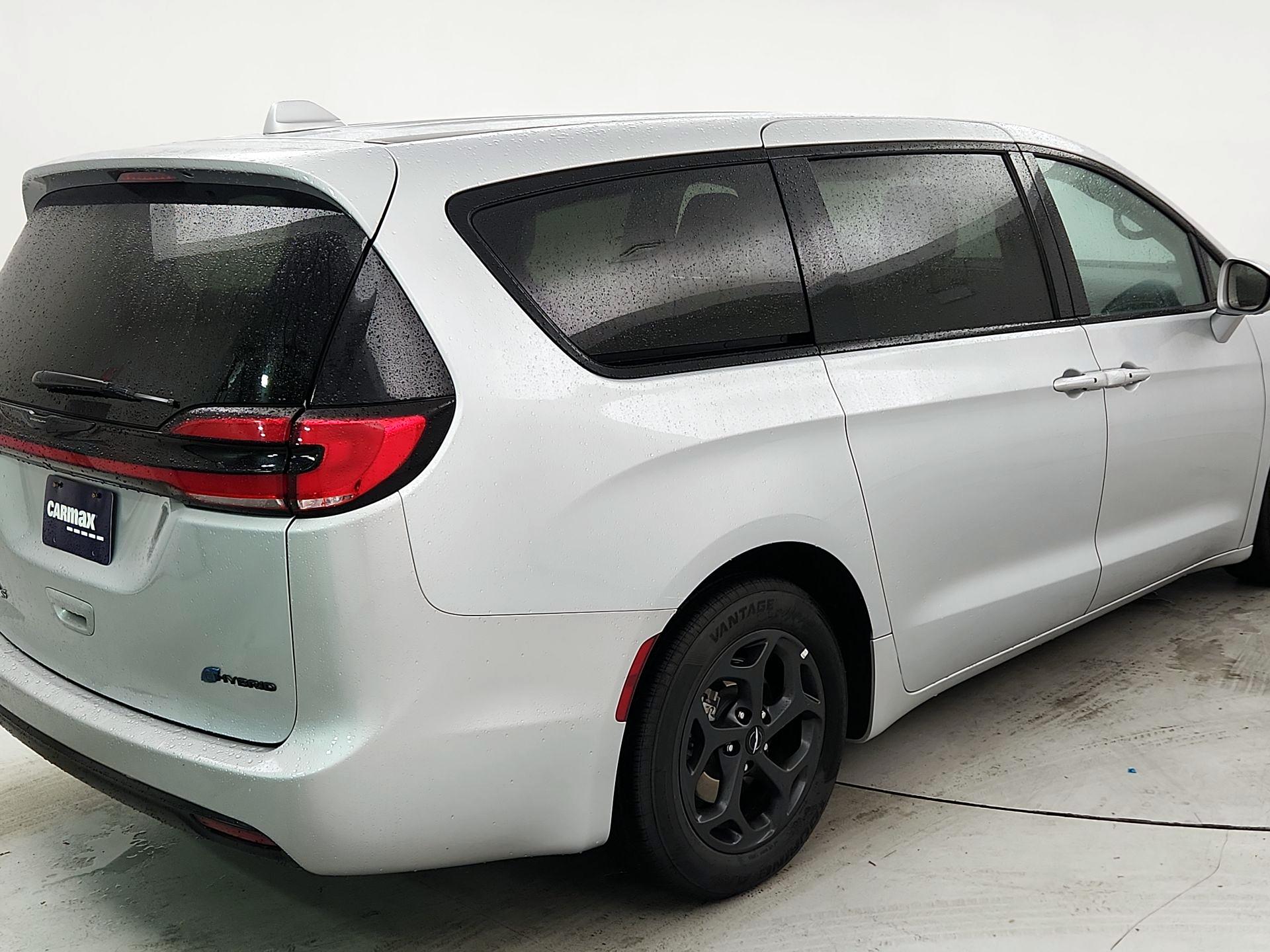 Thumbnail: 2022 Chrysler Pacifica - 5