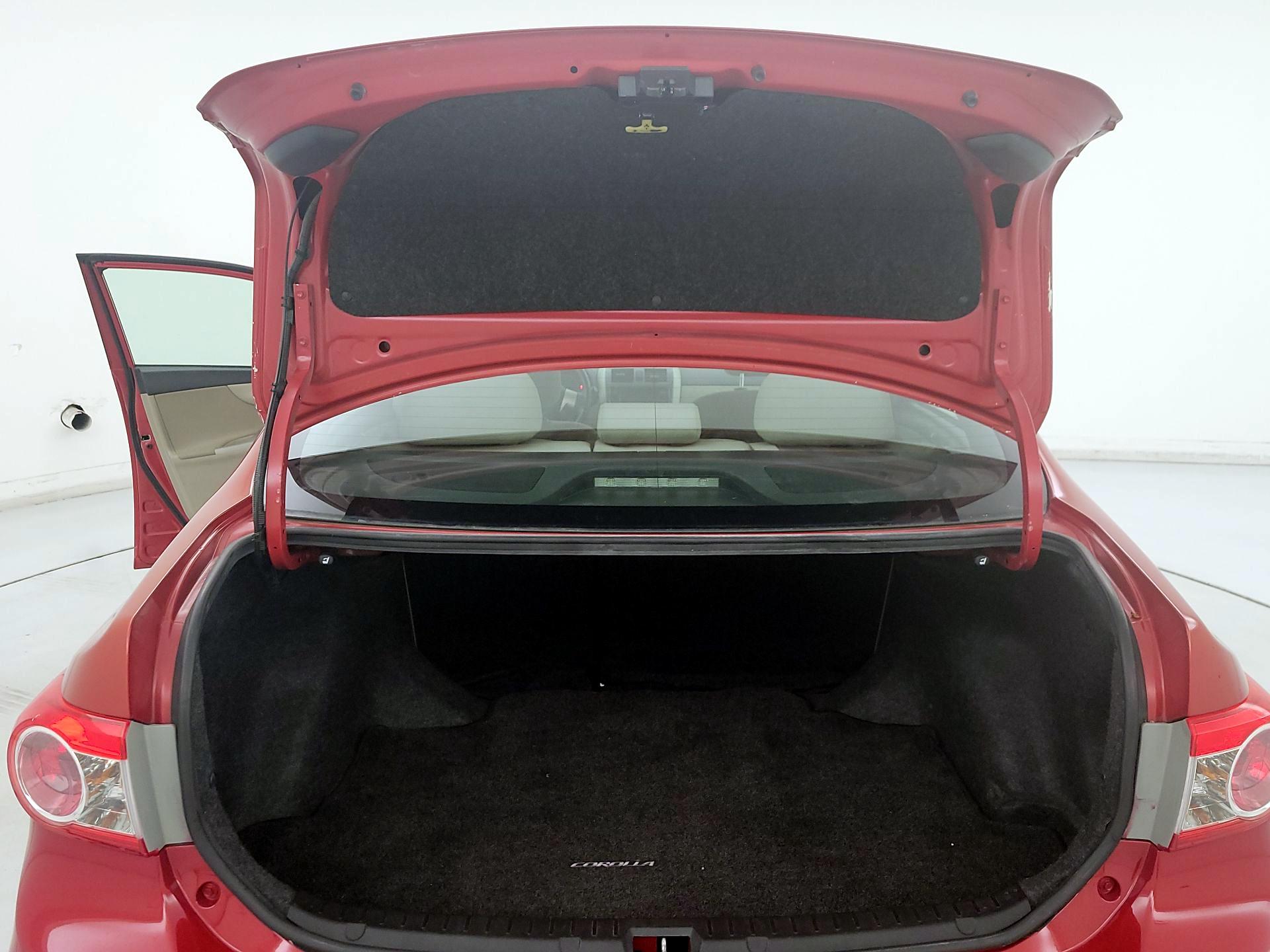 Thumbnail: 2013 Toyota Corolla - 19