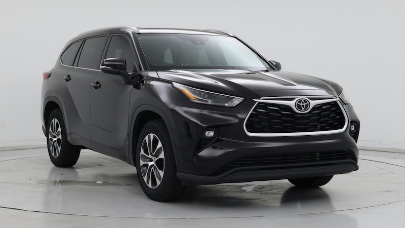 2022 Toyota Highlander XLE Hero Image