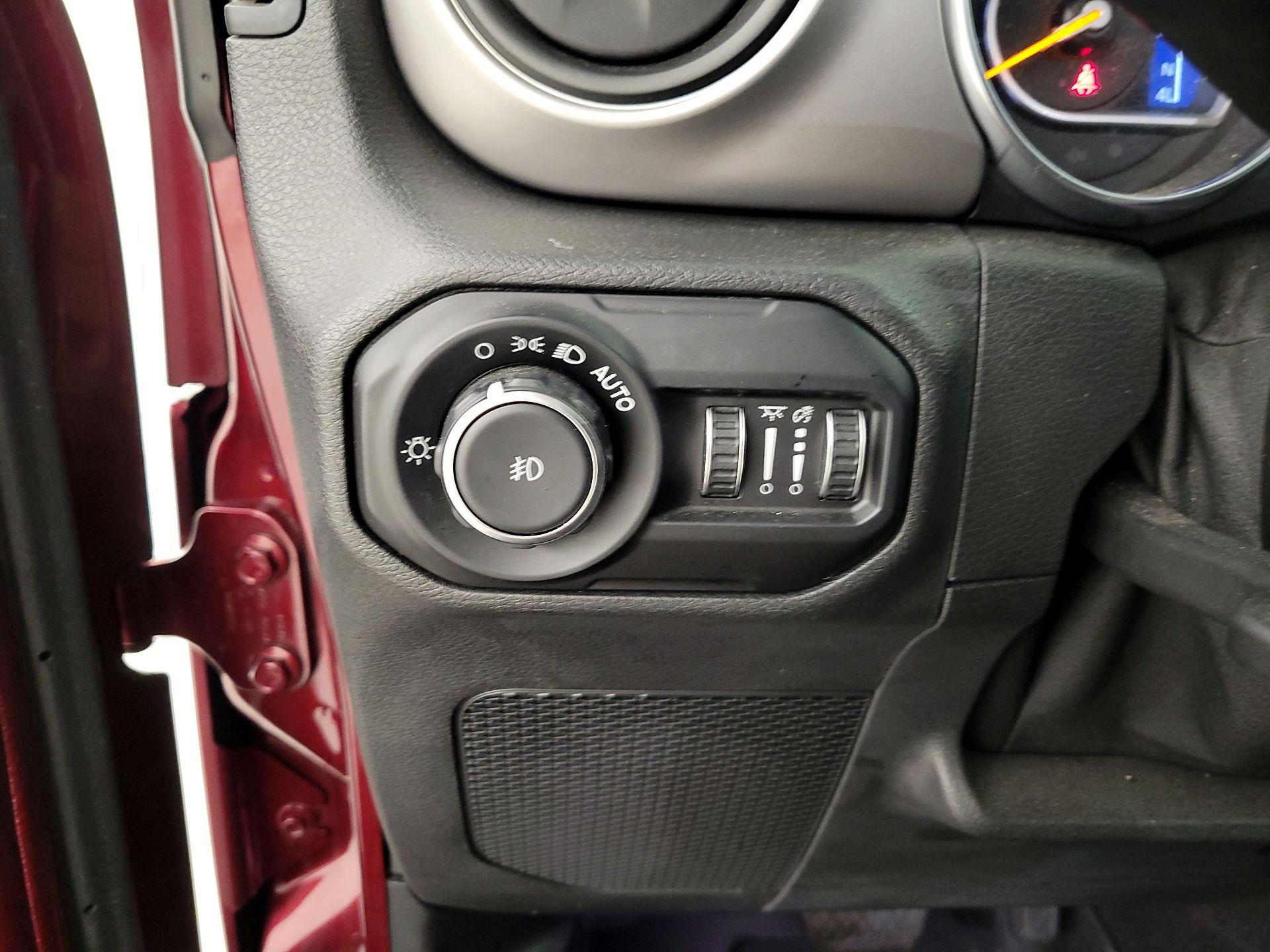 Thumbnail: 2021 Jeep Wrangler - 13